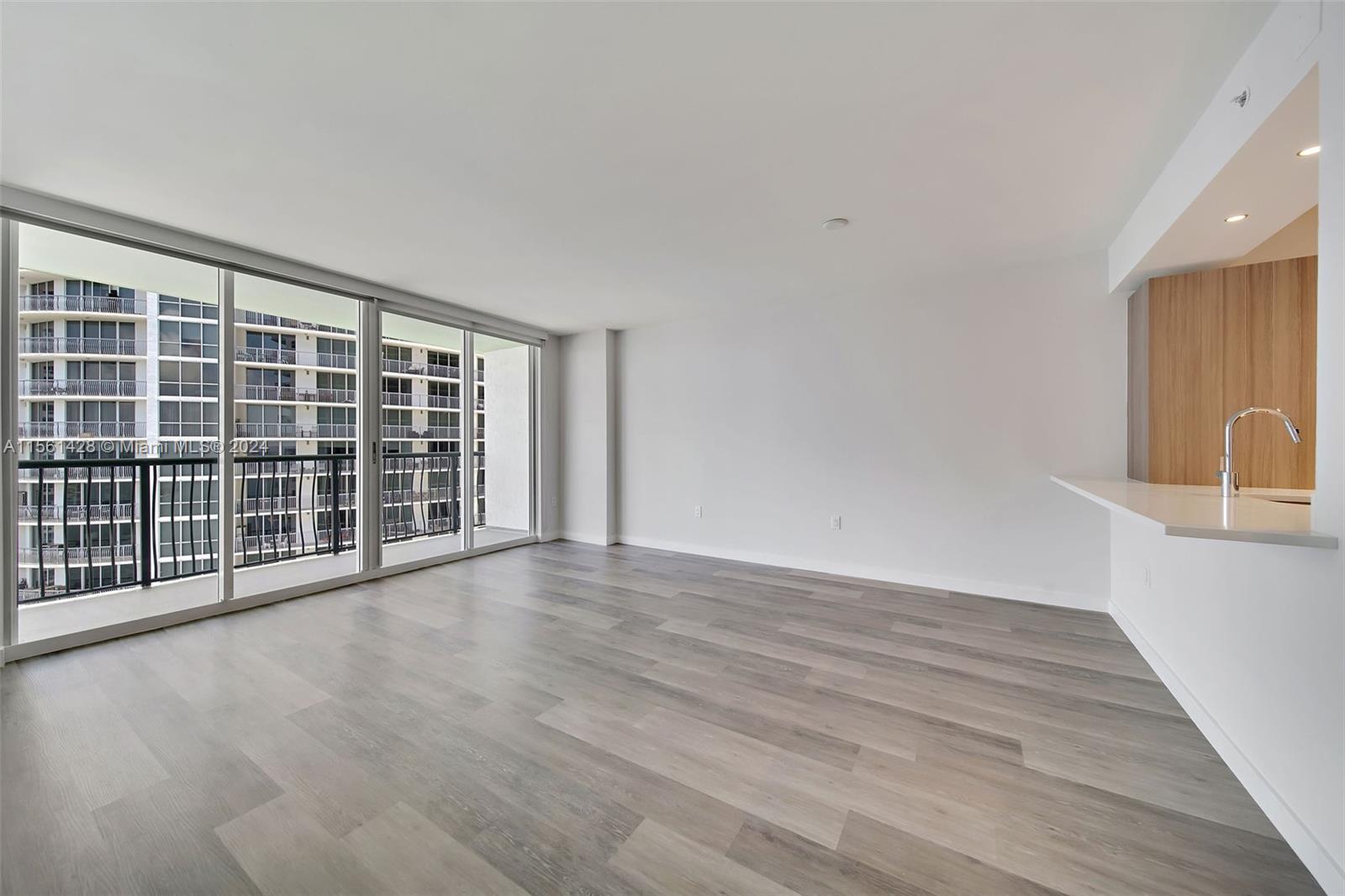 1756 N Bayshore Dr # 30D