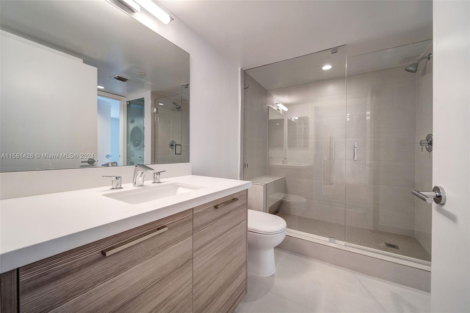 1756 N Bayshore Dr # 30D