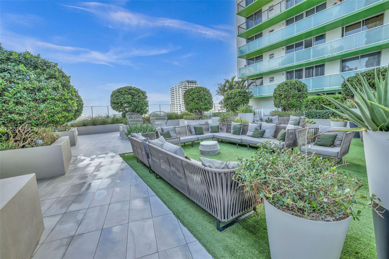 1756 N Bayshore Dr # 30D