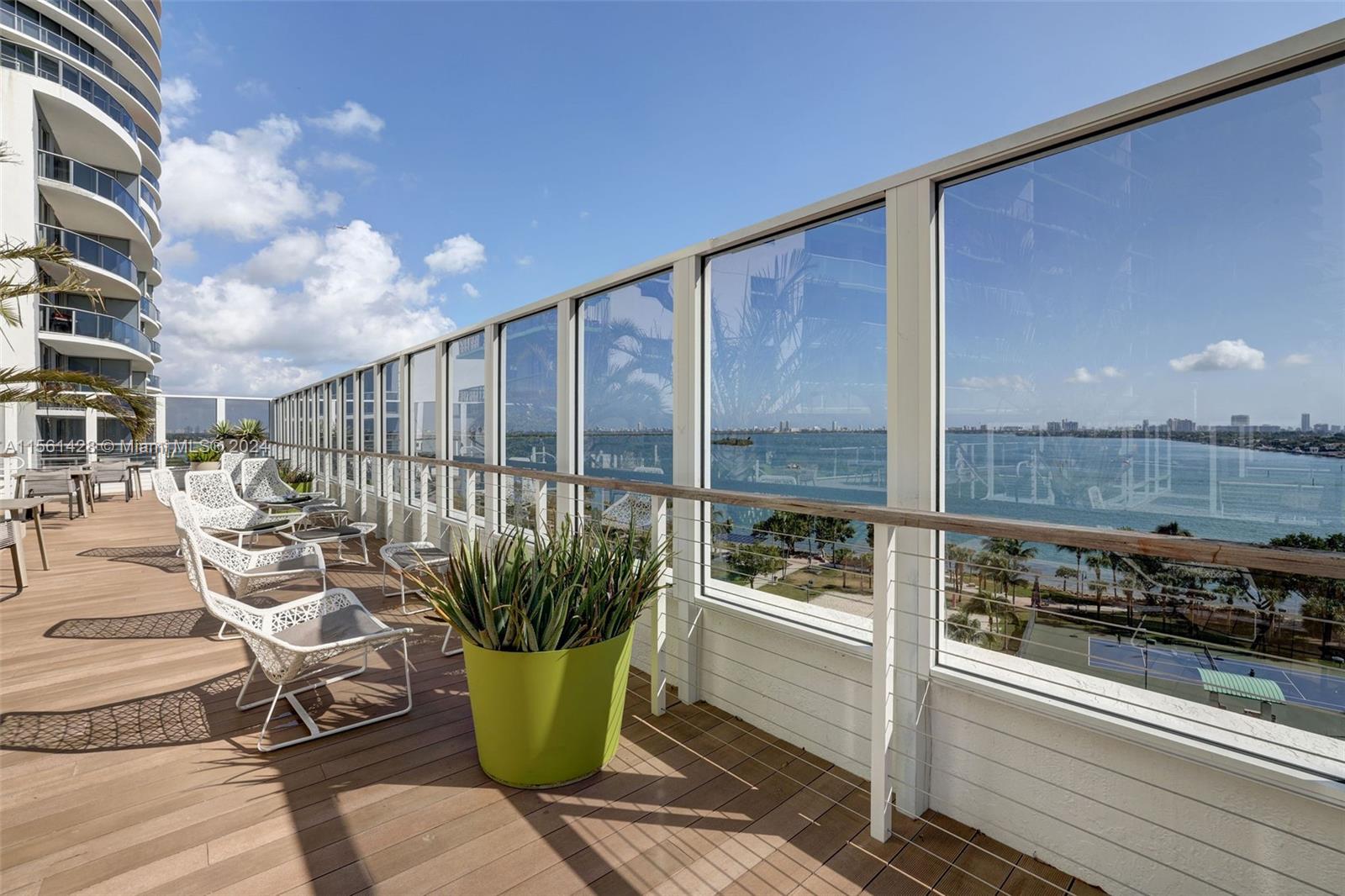 1756 N Bayshore Dr # 30D