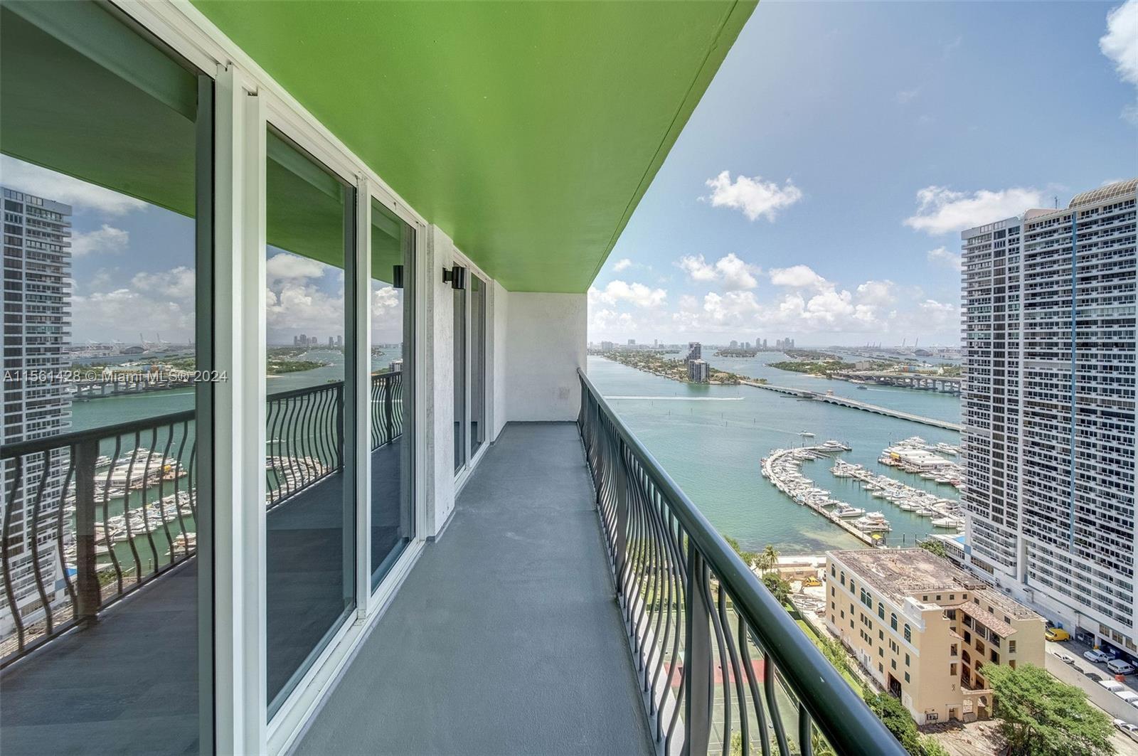 1756 N Bayshore Dr # 30D