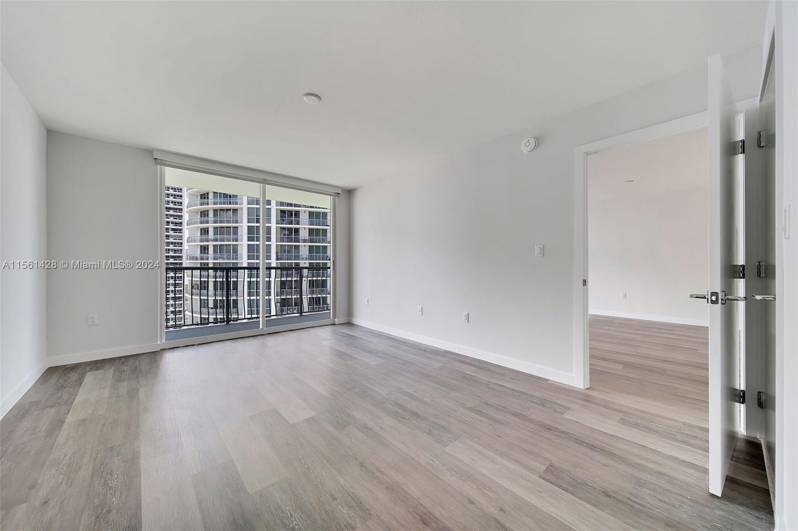 1756 N Bayshore Dr # 30D