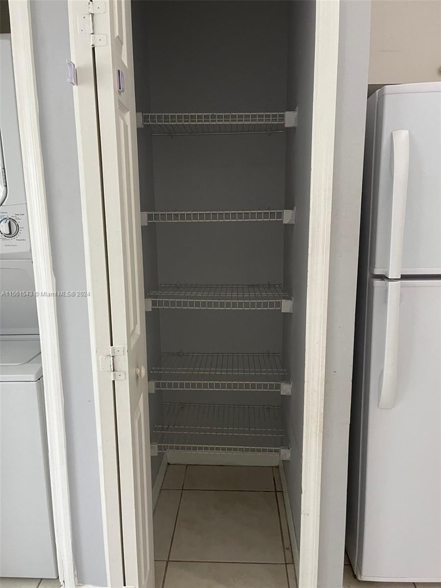 2900 SE 12th Rd # 28 Unit: 205-28