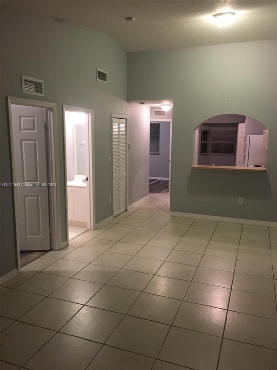 2900 SE 12th Rd # 28 Unit: 205-28