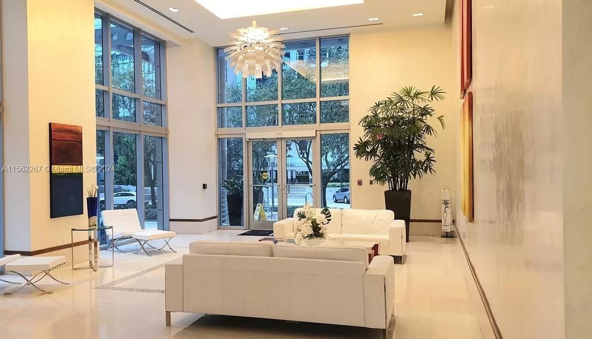 1050 Brickell Ave # 1004