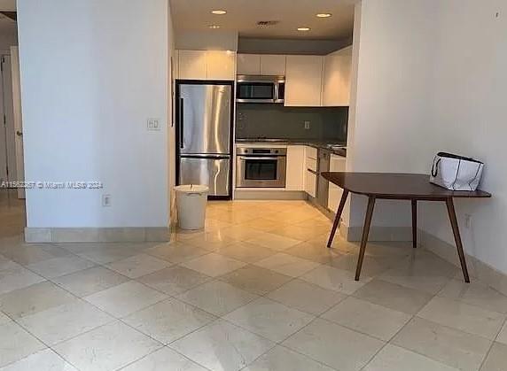 1050 Brickell Ave # 1004