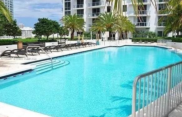 1050 Brickell Ave # 1004