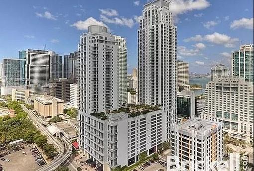 1050 Brickell Ave # 1004