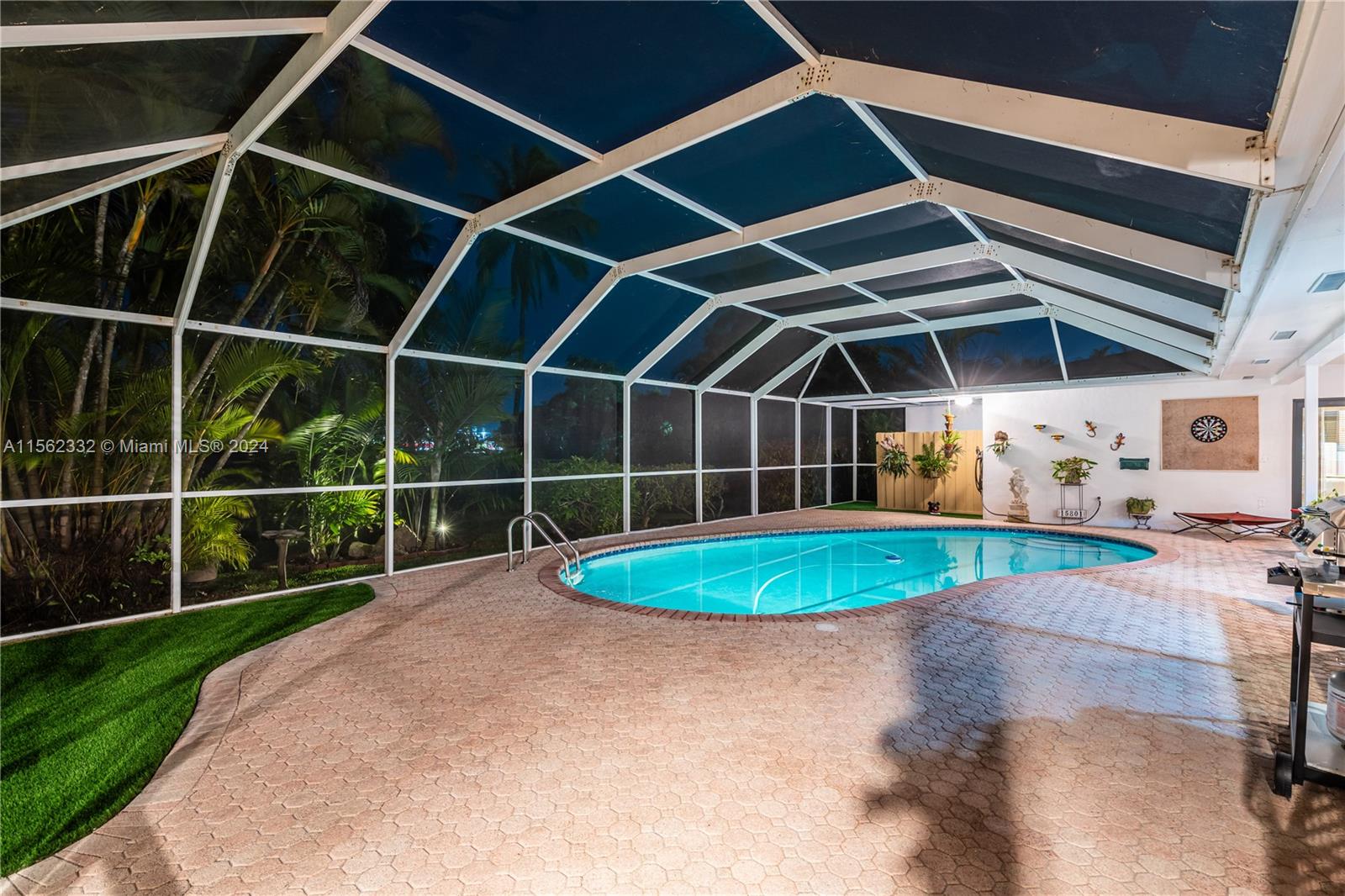 15801 Palmetto Club Dr