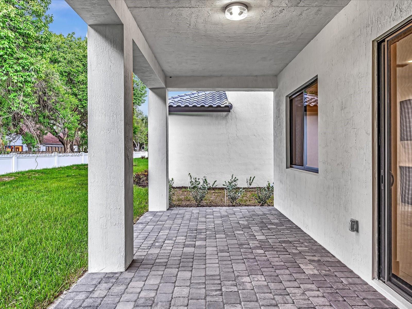 10456 SW 57th Ct