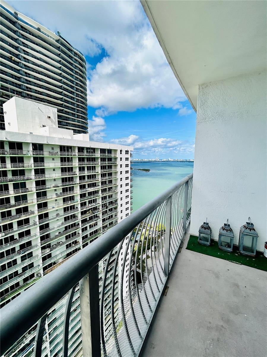 1750 N Bayshore Dr # 3609
