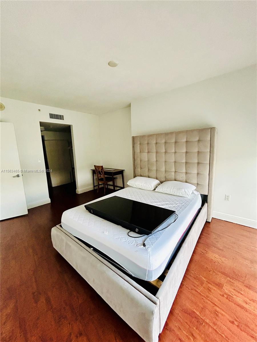 1750 N Bayshore Dr # 3609