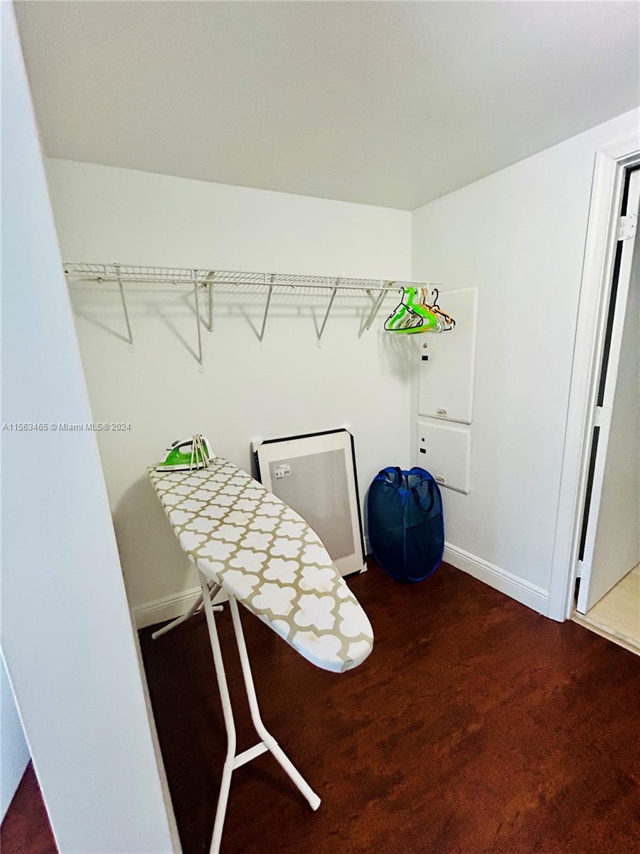 1750 N Bayshore Dr # 3609