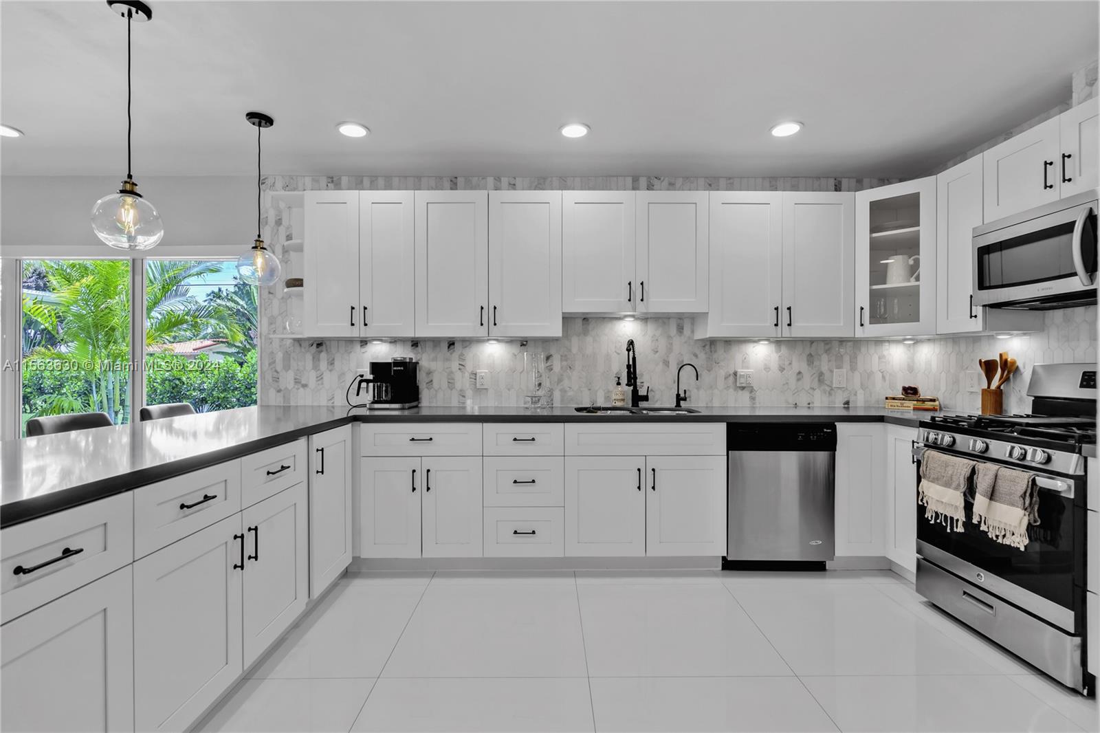 2243 Bayview Ln