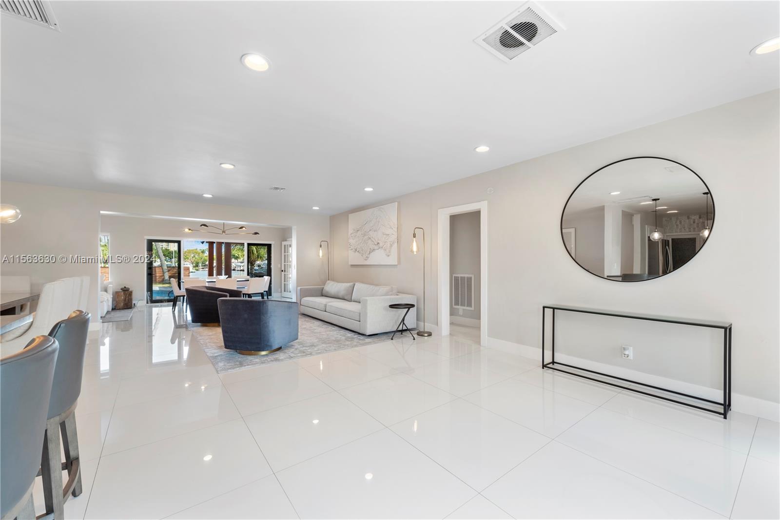 2243 Bayview Ln