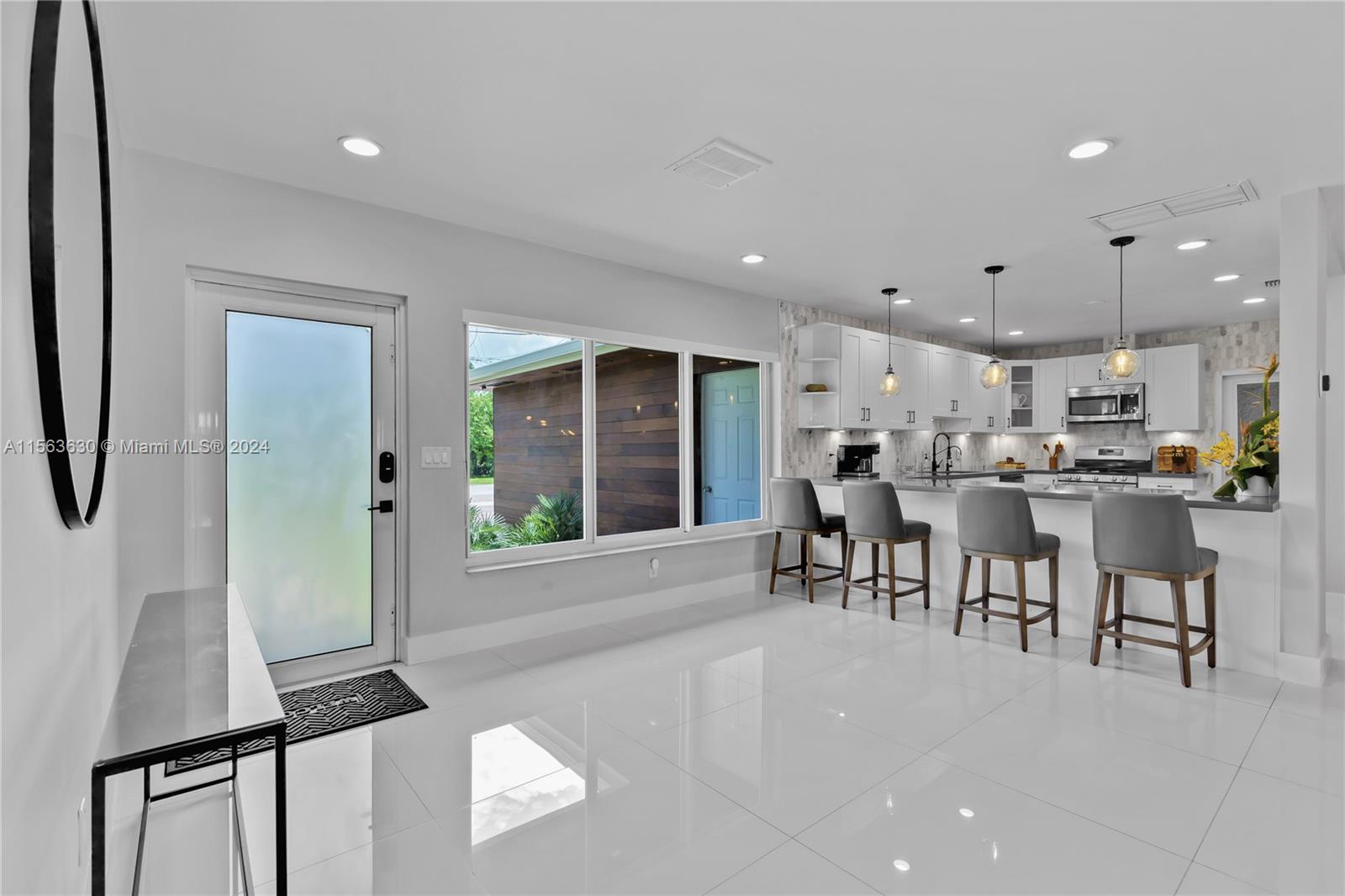 2243 Bayview Ln