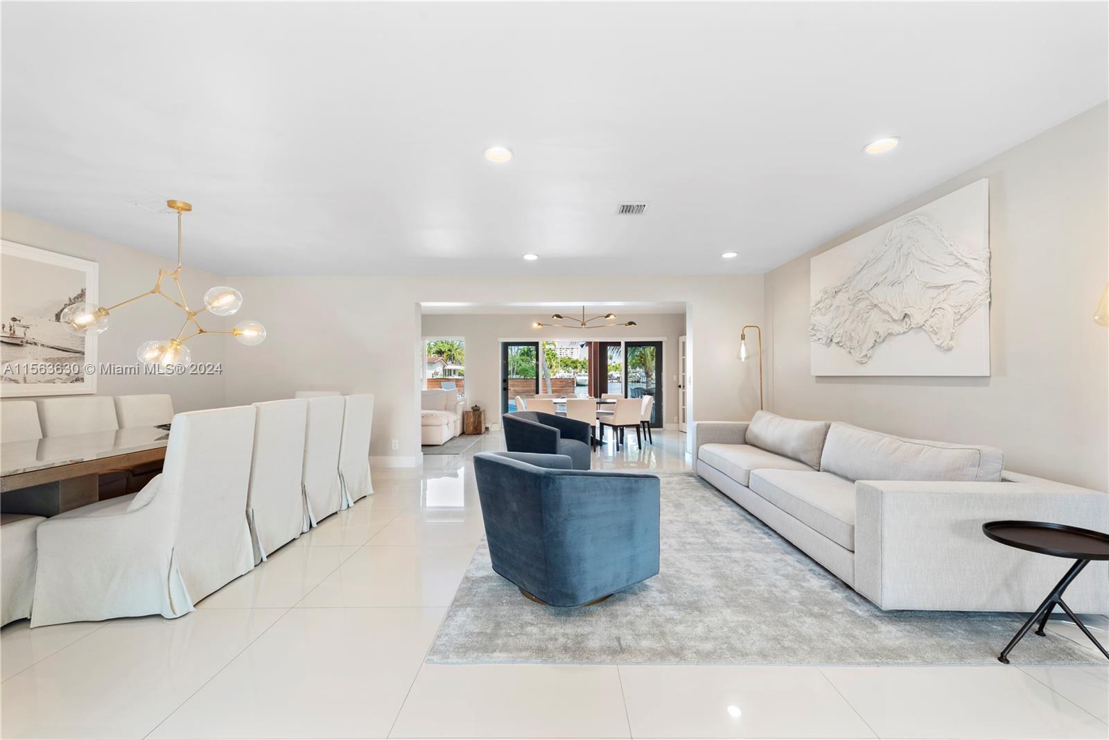 2243 Bayview Ln