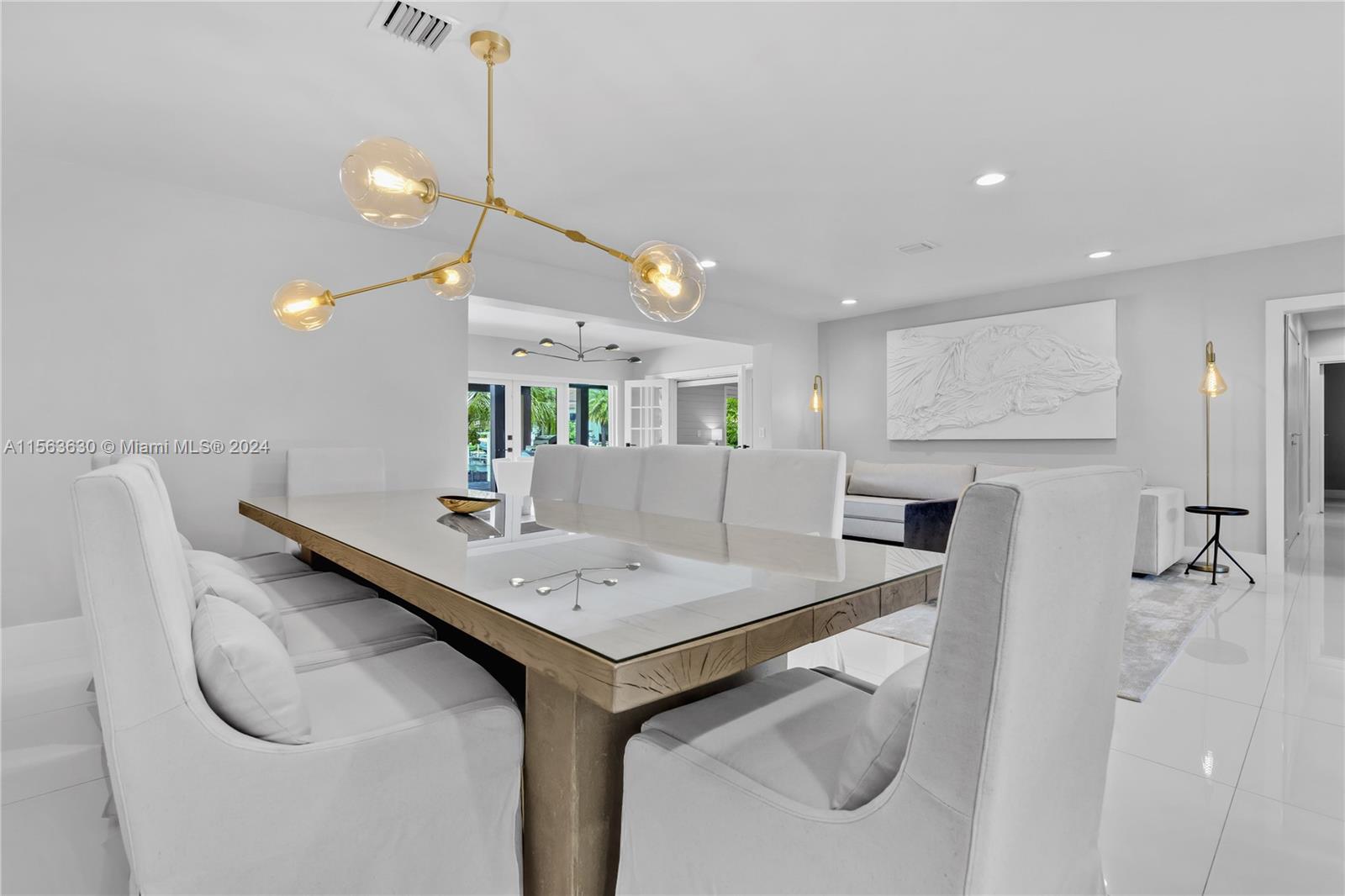 2243 Bayview Ln
