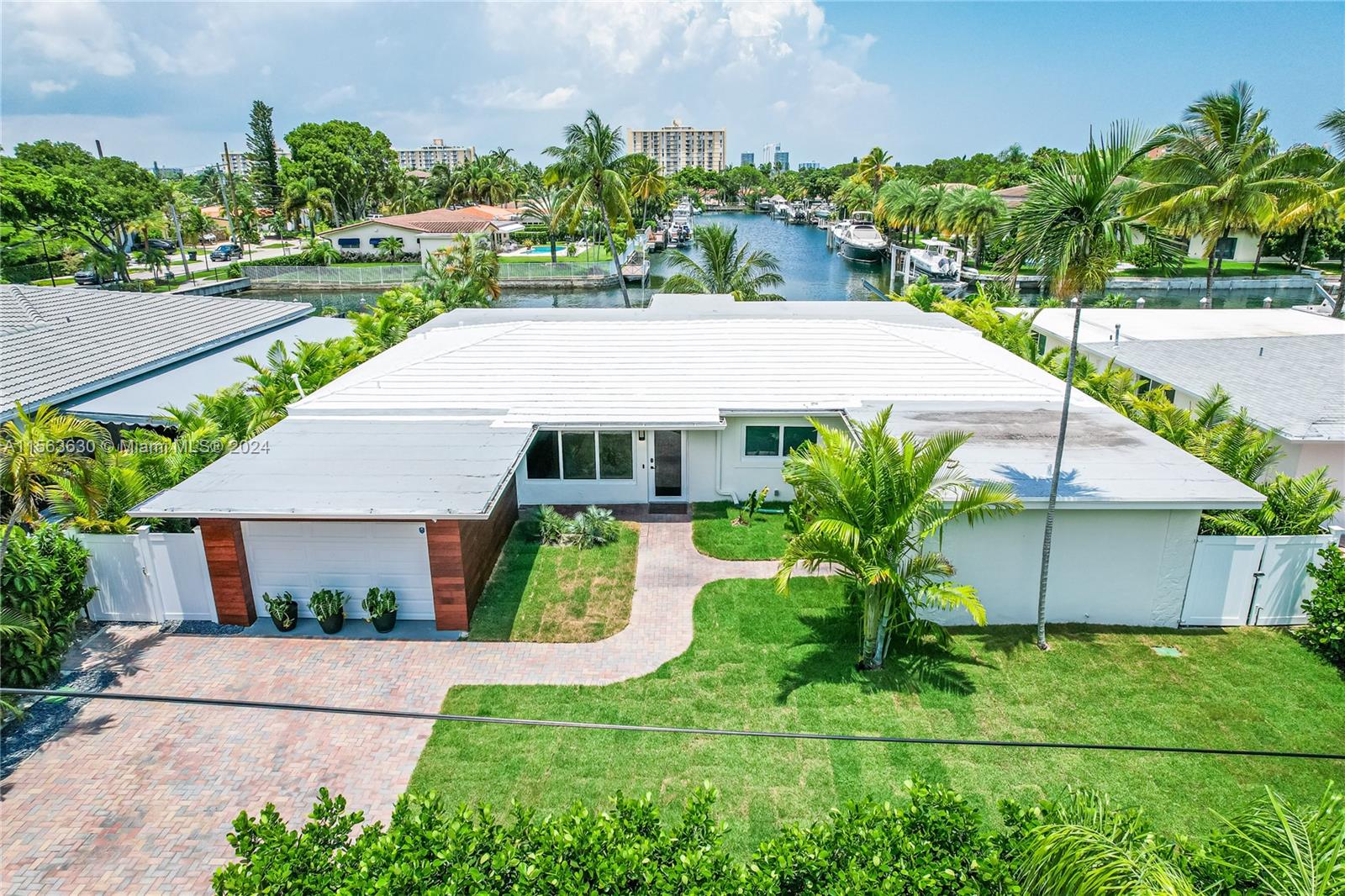 2243 Bayview Ln