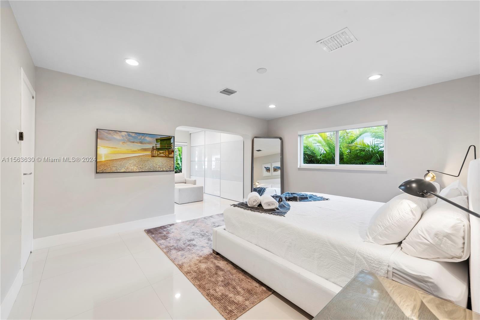 2243 Bayview Ln