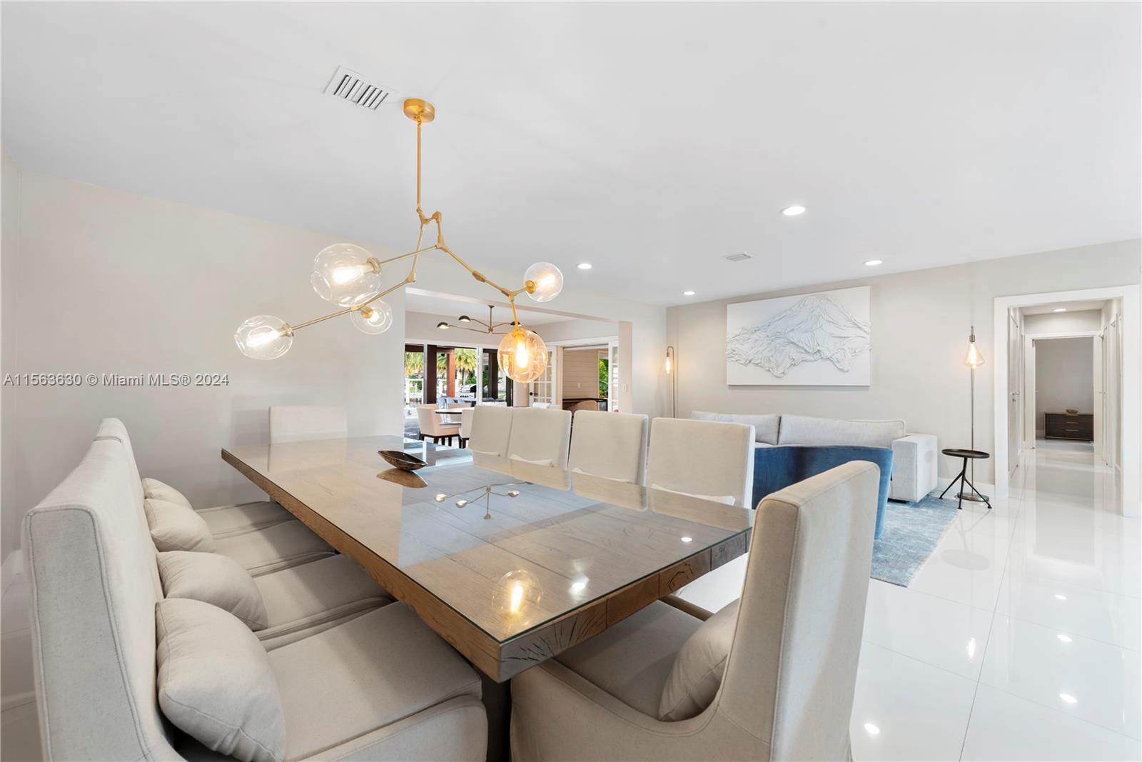 2243 Bayview Ln