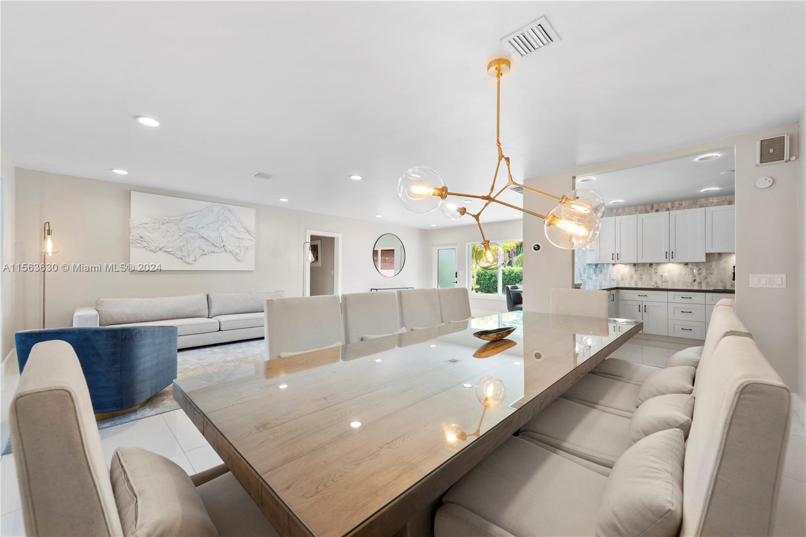 2243 Bayview Ln