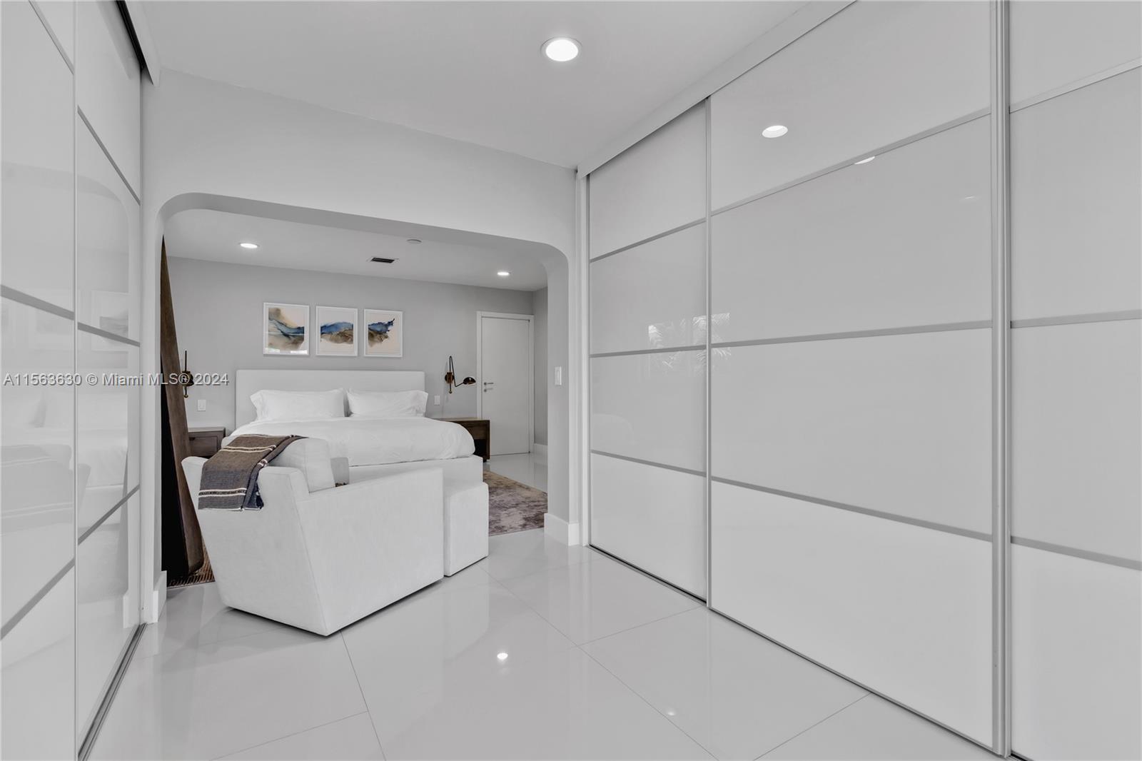 2243 Bayview Ln
