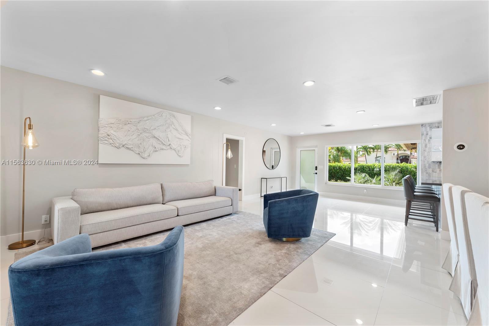 2243 Bayview Ln