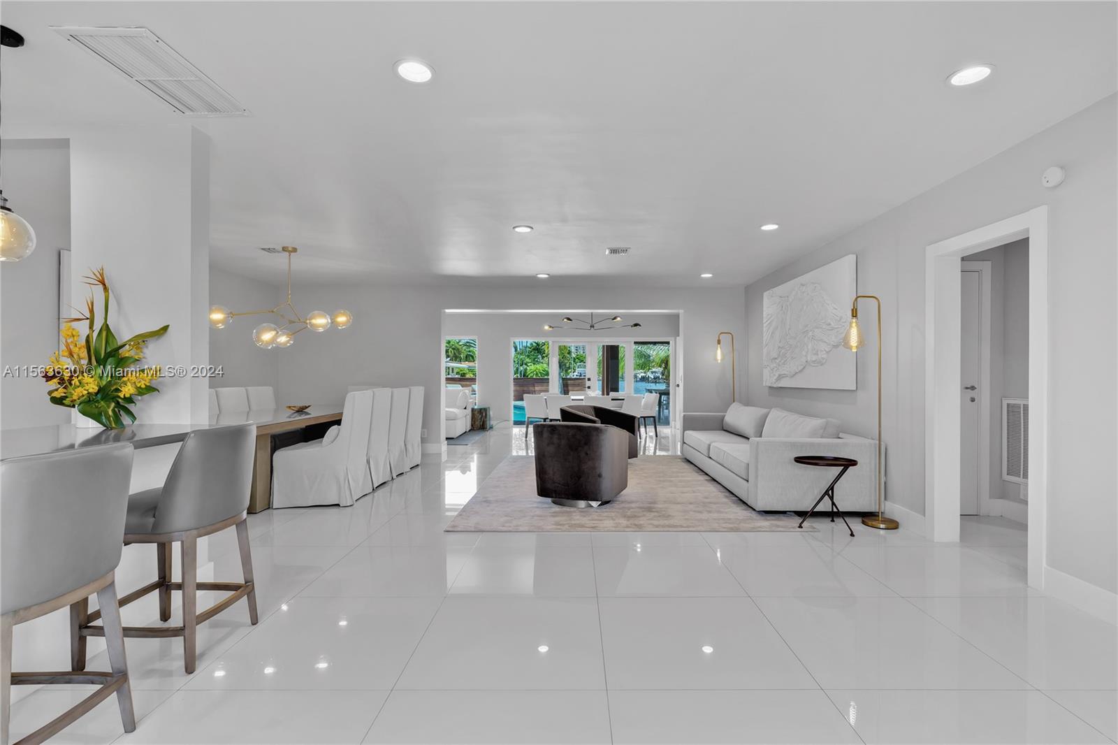 2243 Bayview Ln