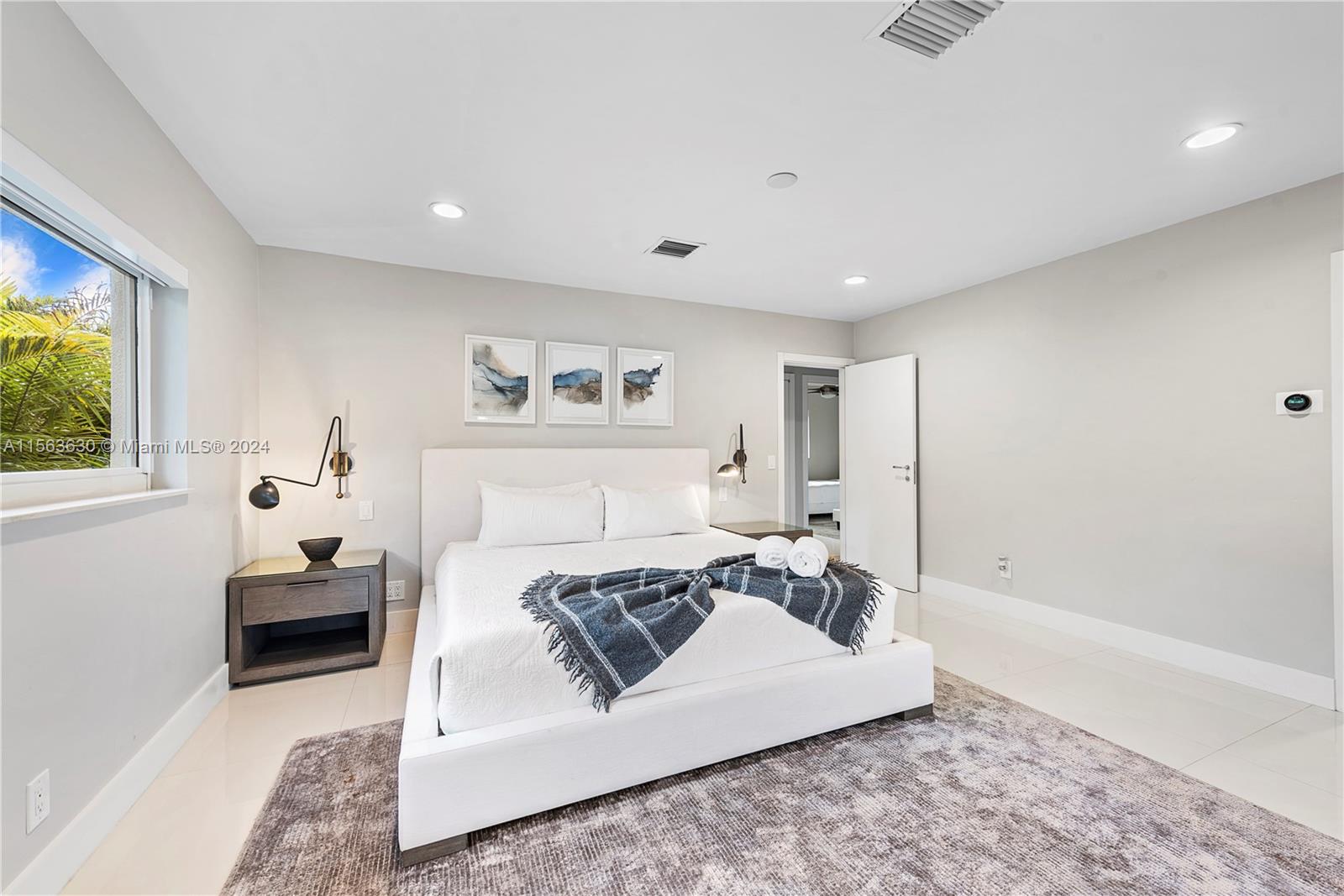 2243 Bayview Ln