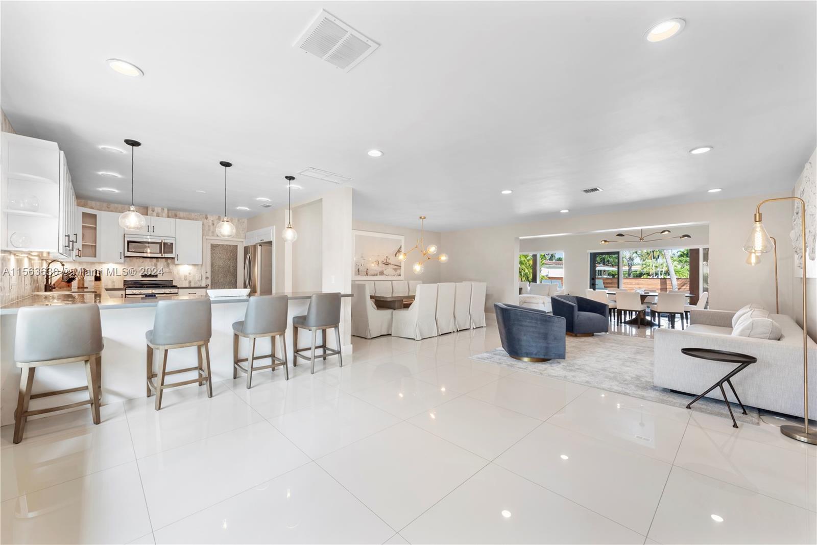 2243 Bayview Ln