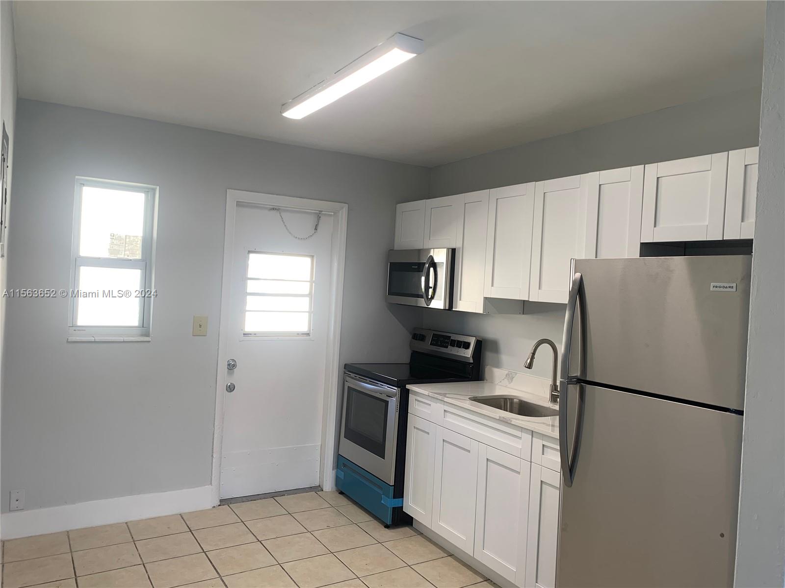 240 NW 5th Ave Unit: W
