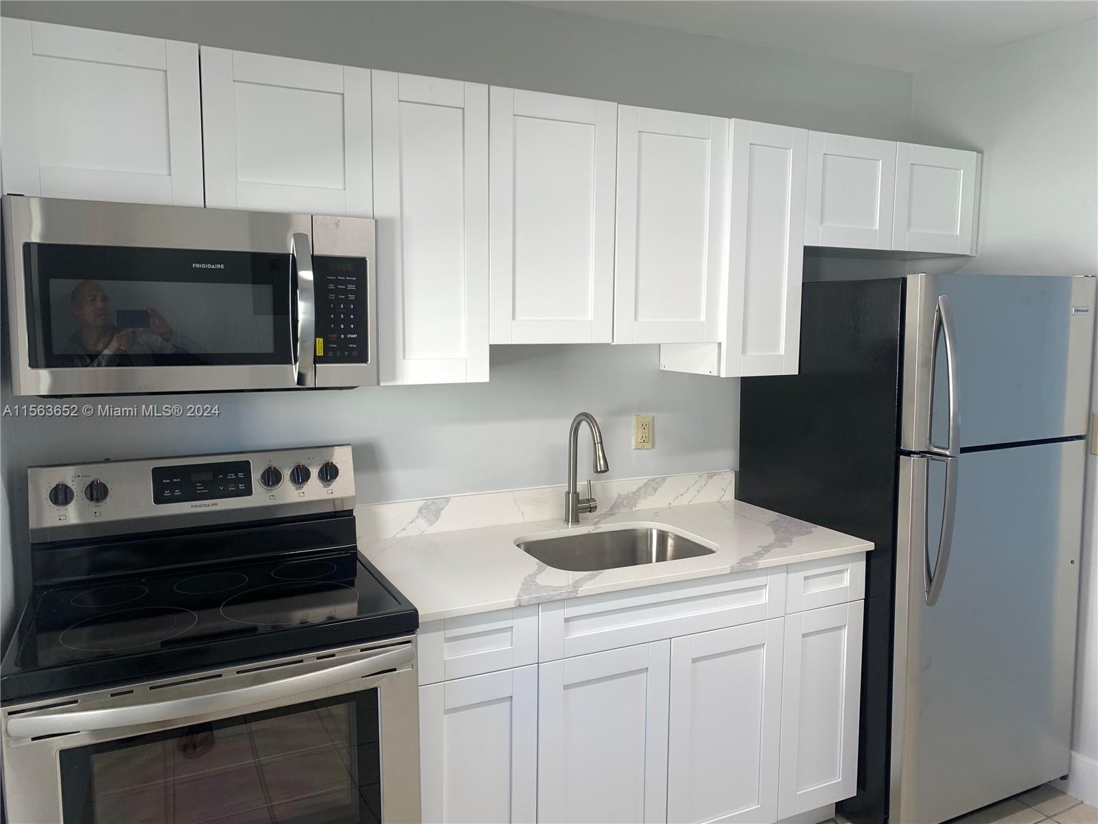 240 NW 5th Ave Unit: W