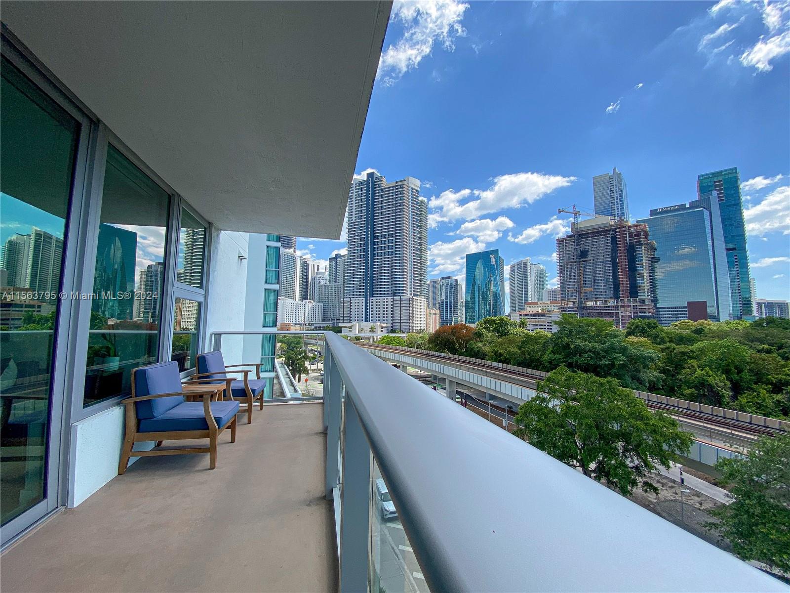 1600 SW 1 AVE # 515
