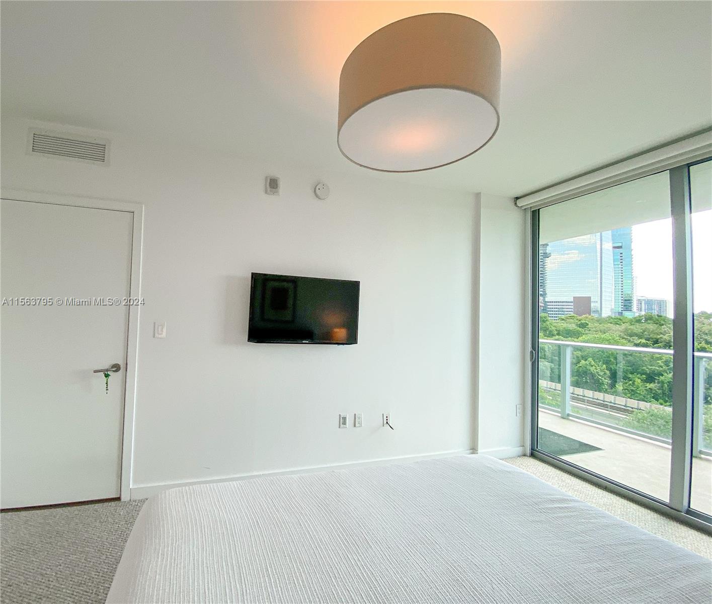 1600 SW 1 AVE # 515