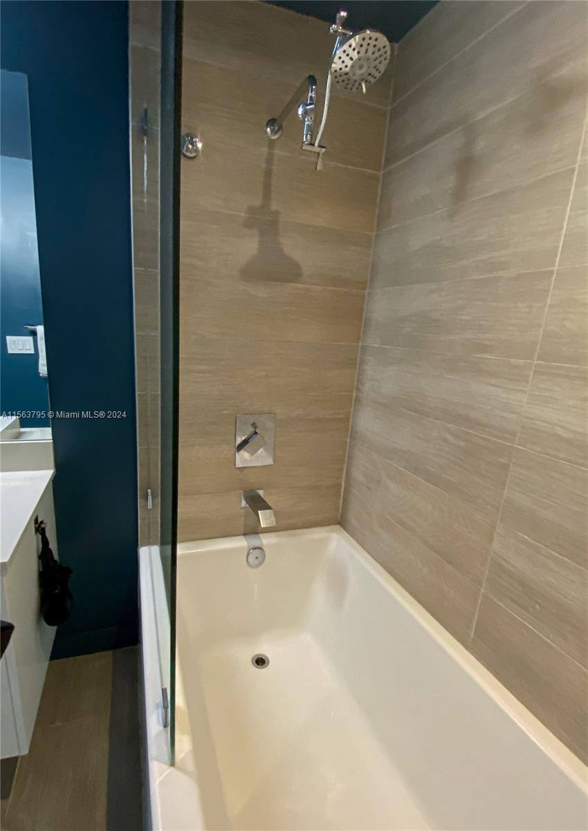 1600 SW 1 AVE # 515