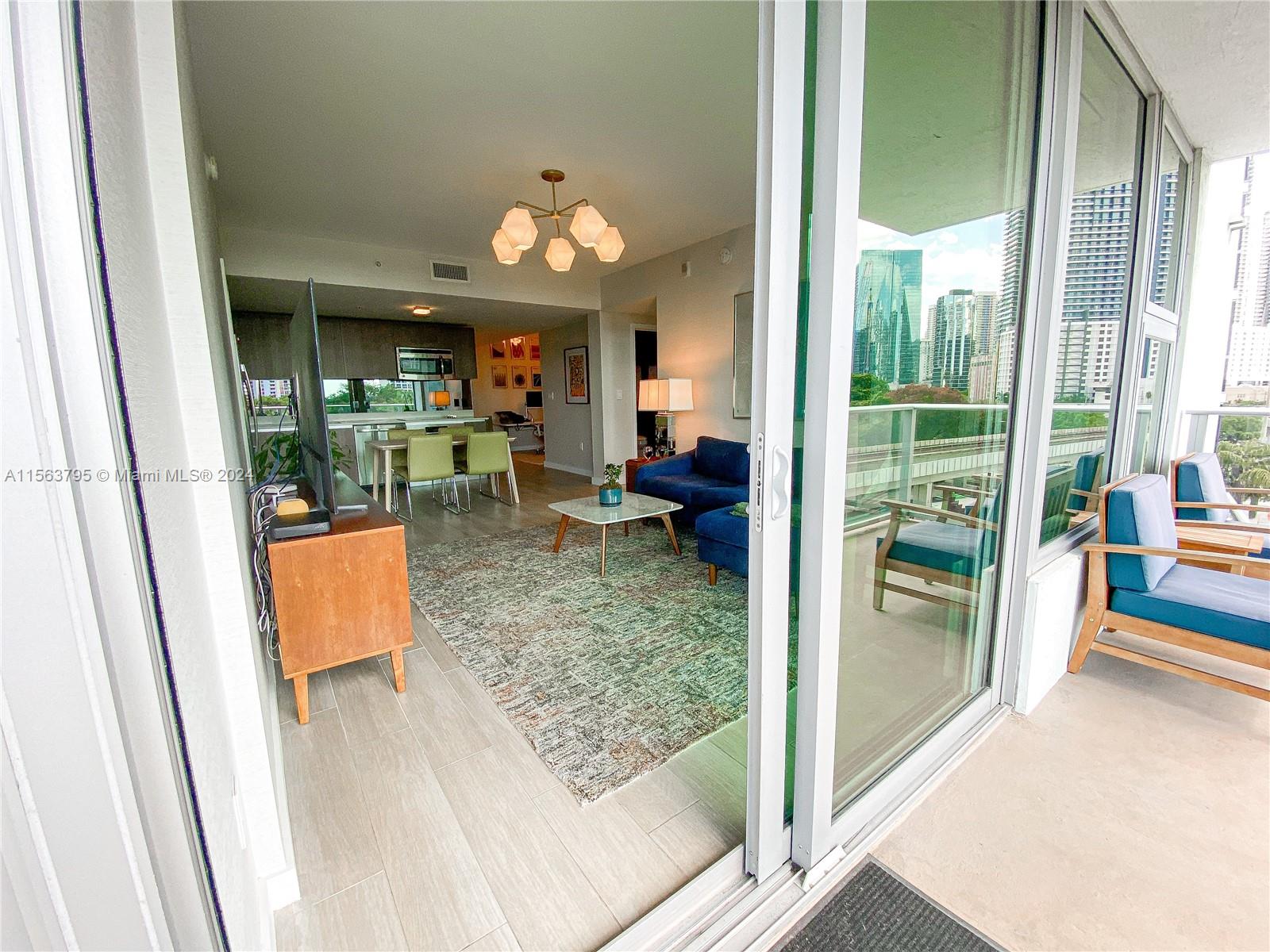 1600 SW 1 AVE # 515