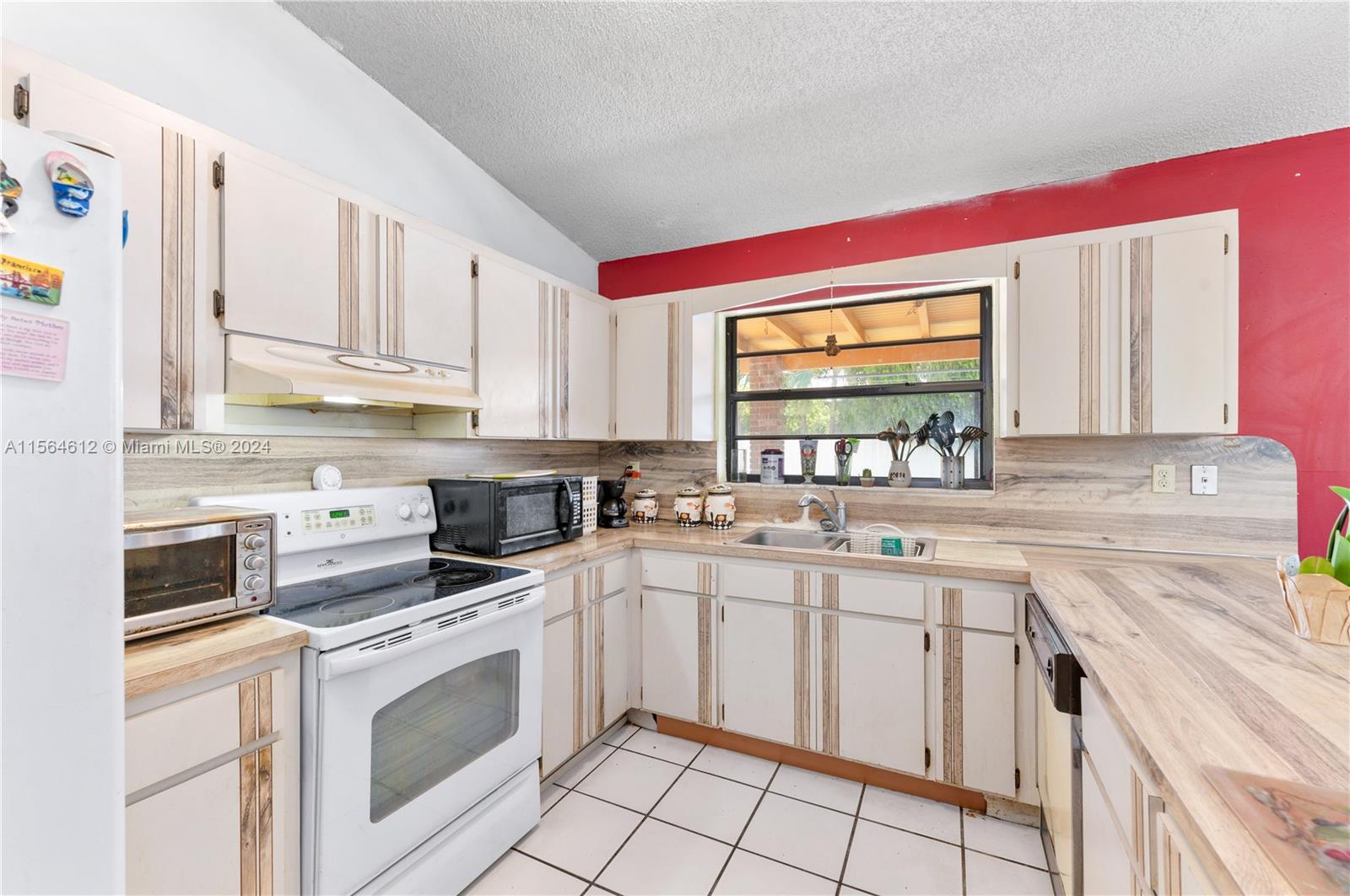 1521 SW 138th Ave