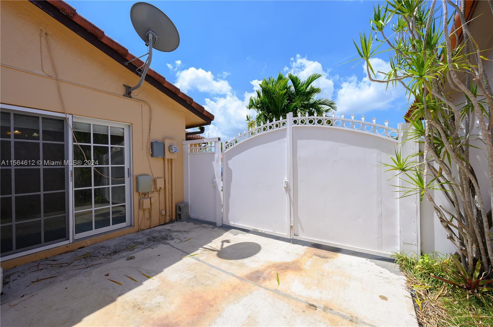 1521 SW 138th Ave