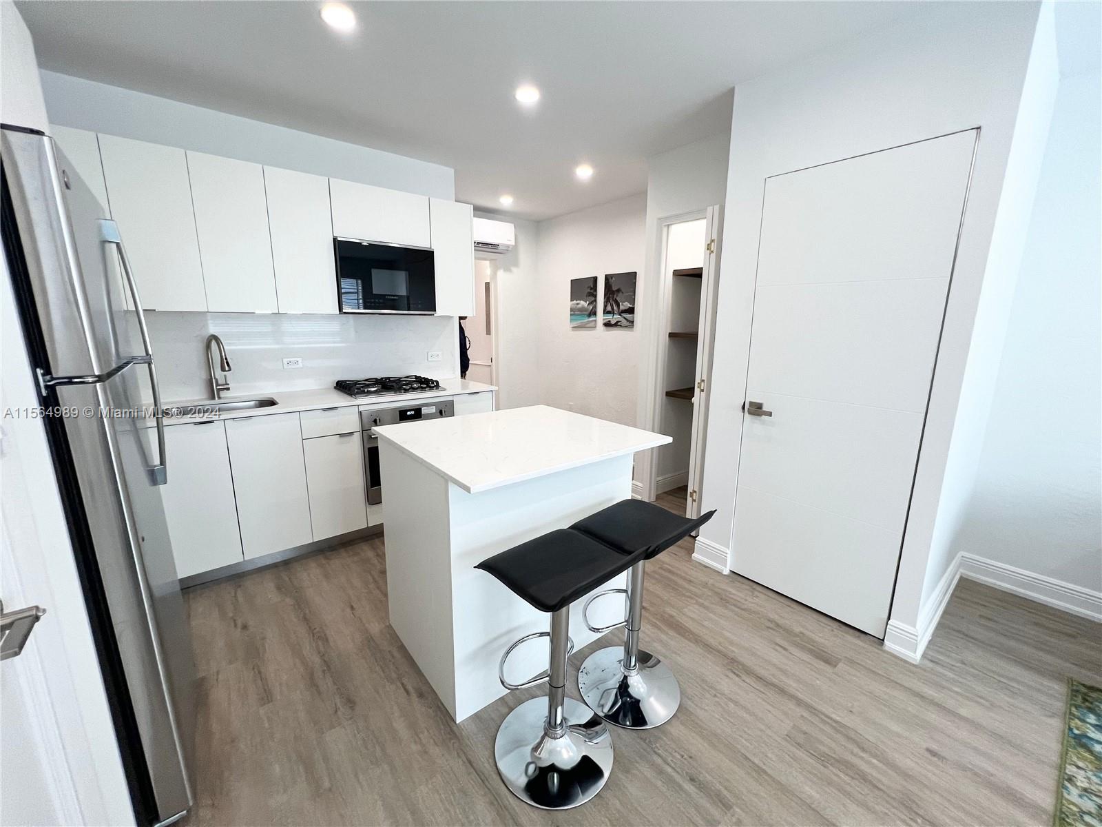 1407 Meridian Ave # 4