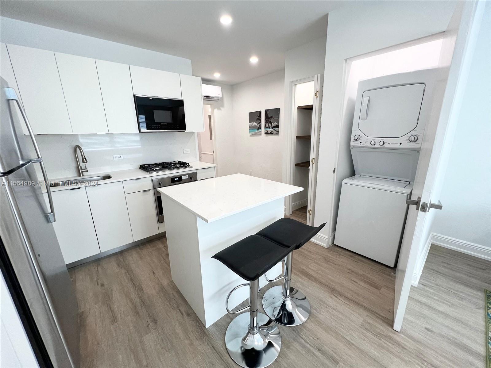 1407 Meridian Ave # 4