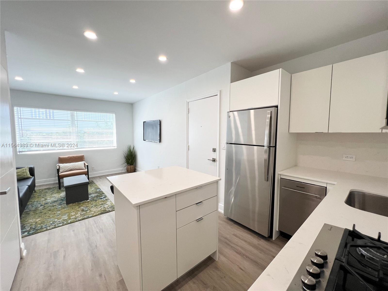 1407 Meridian Ave # 4