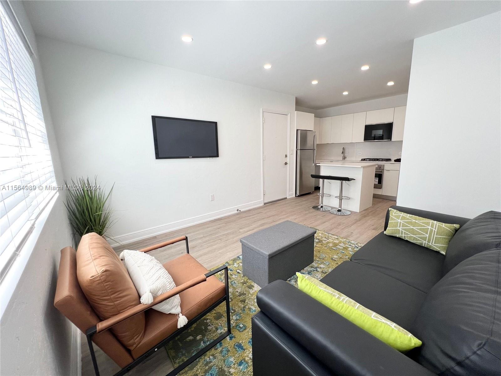 1407 Meridian Ave # 4