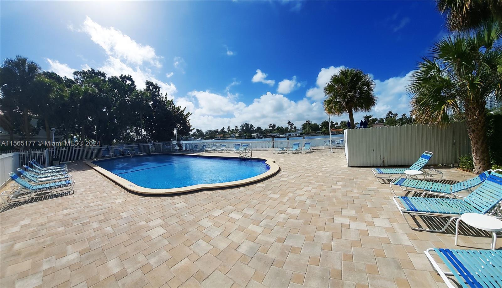 1455 N Treasure Dr # 7F