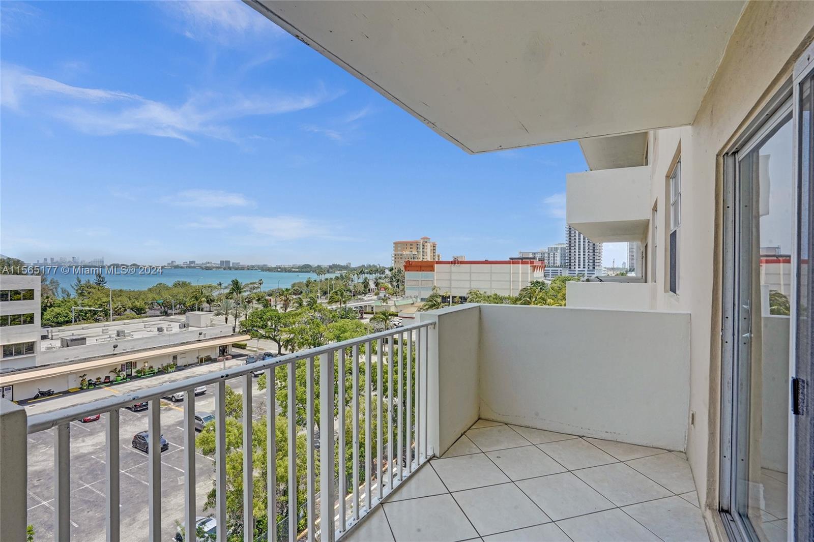 1455 N Treasure Dr # 7F