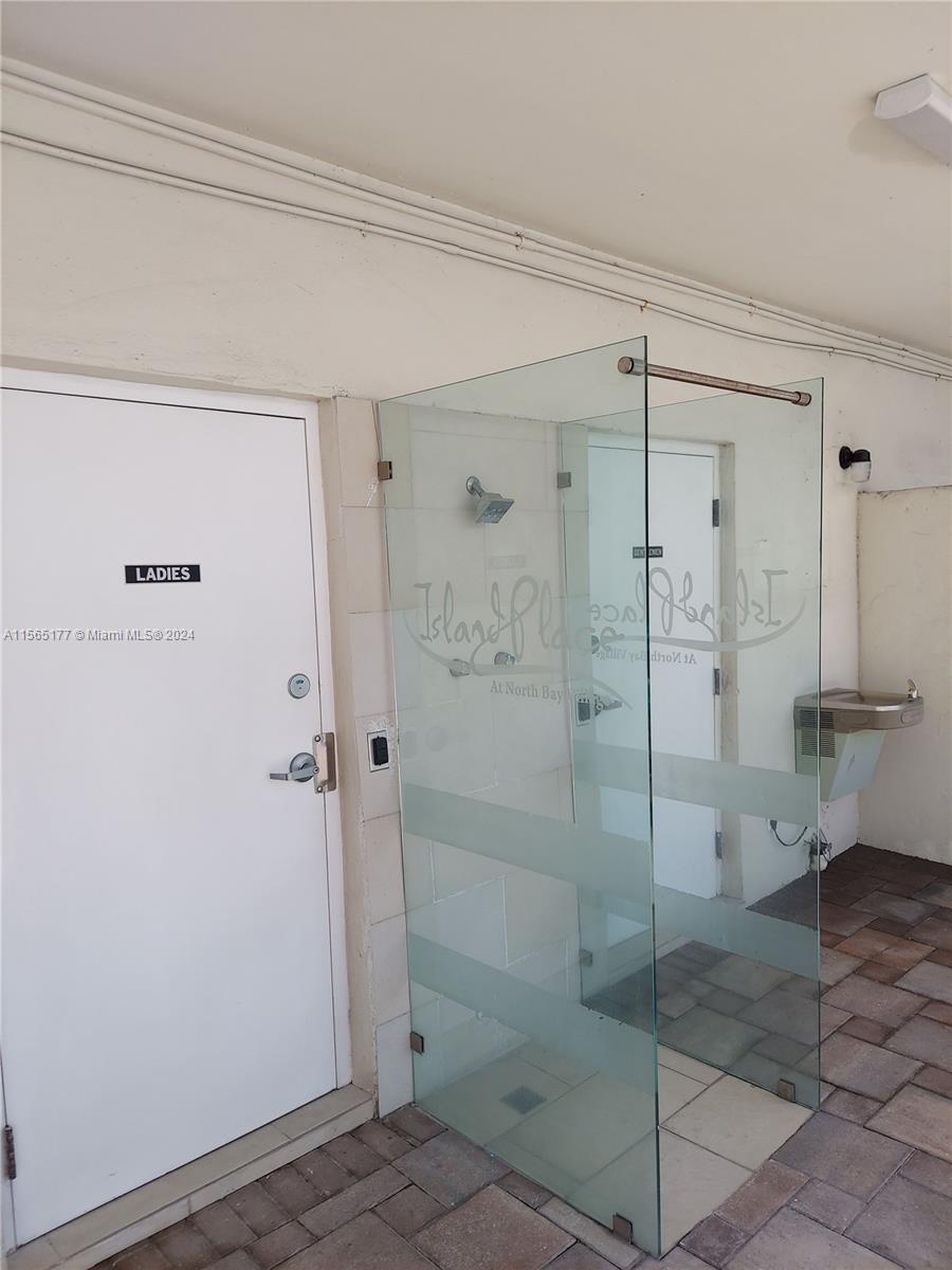 1455 N Treasure Dr # 7F