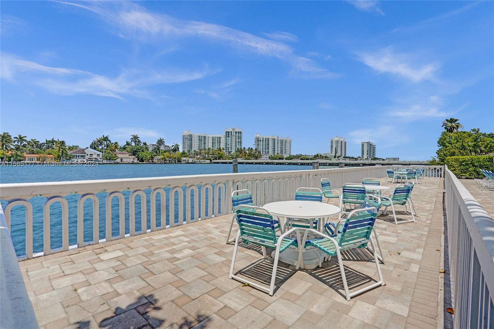 1455 N Treasure Dr # 7F