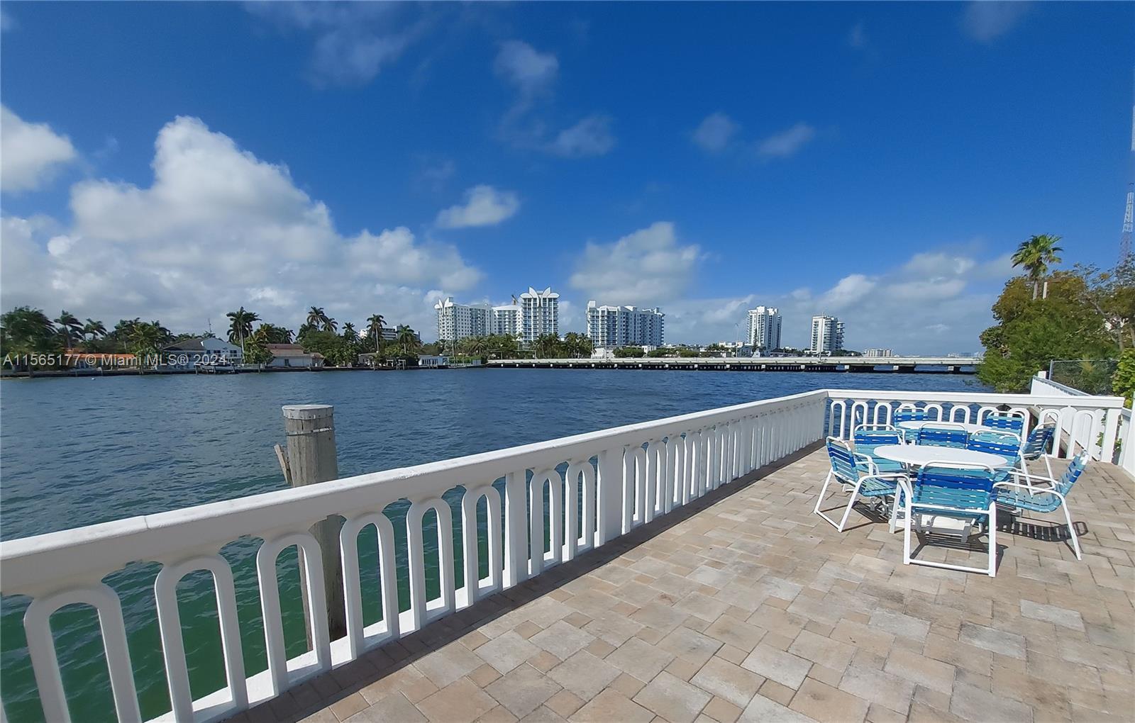 1455 N Treasure Dr # 7F