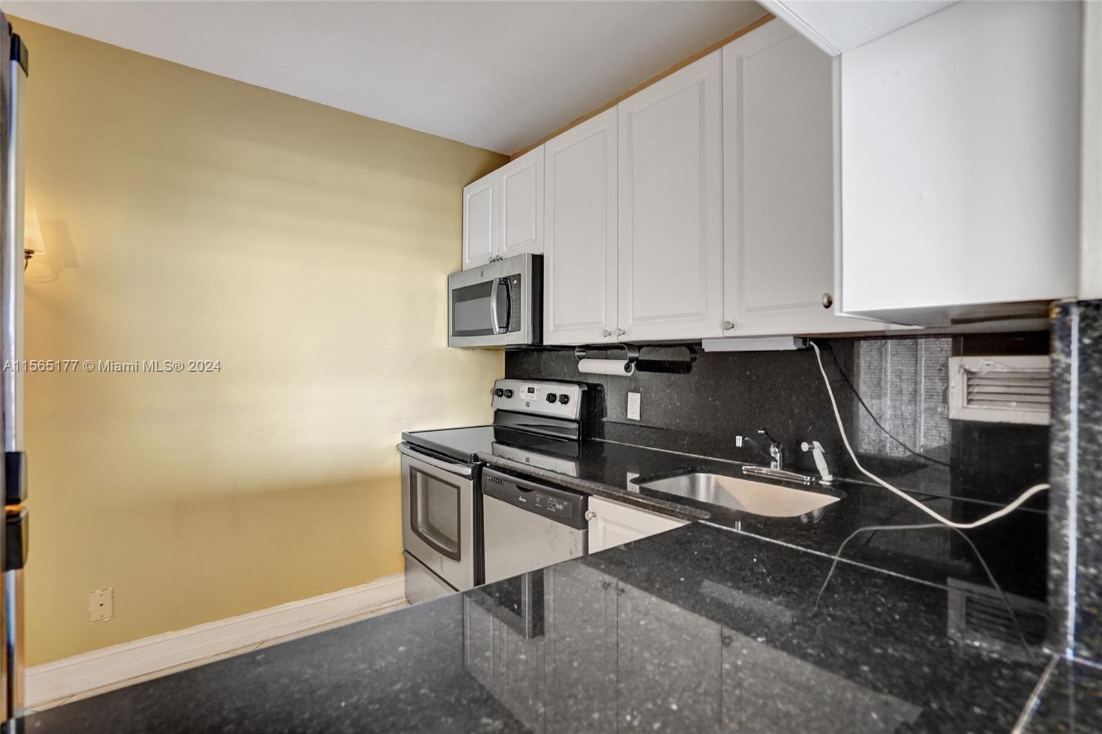 1455 N Treasure Dr # 7F