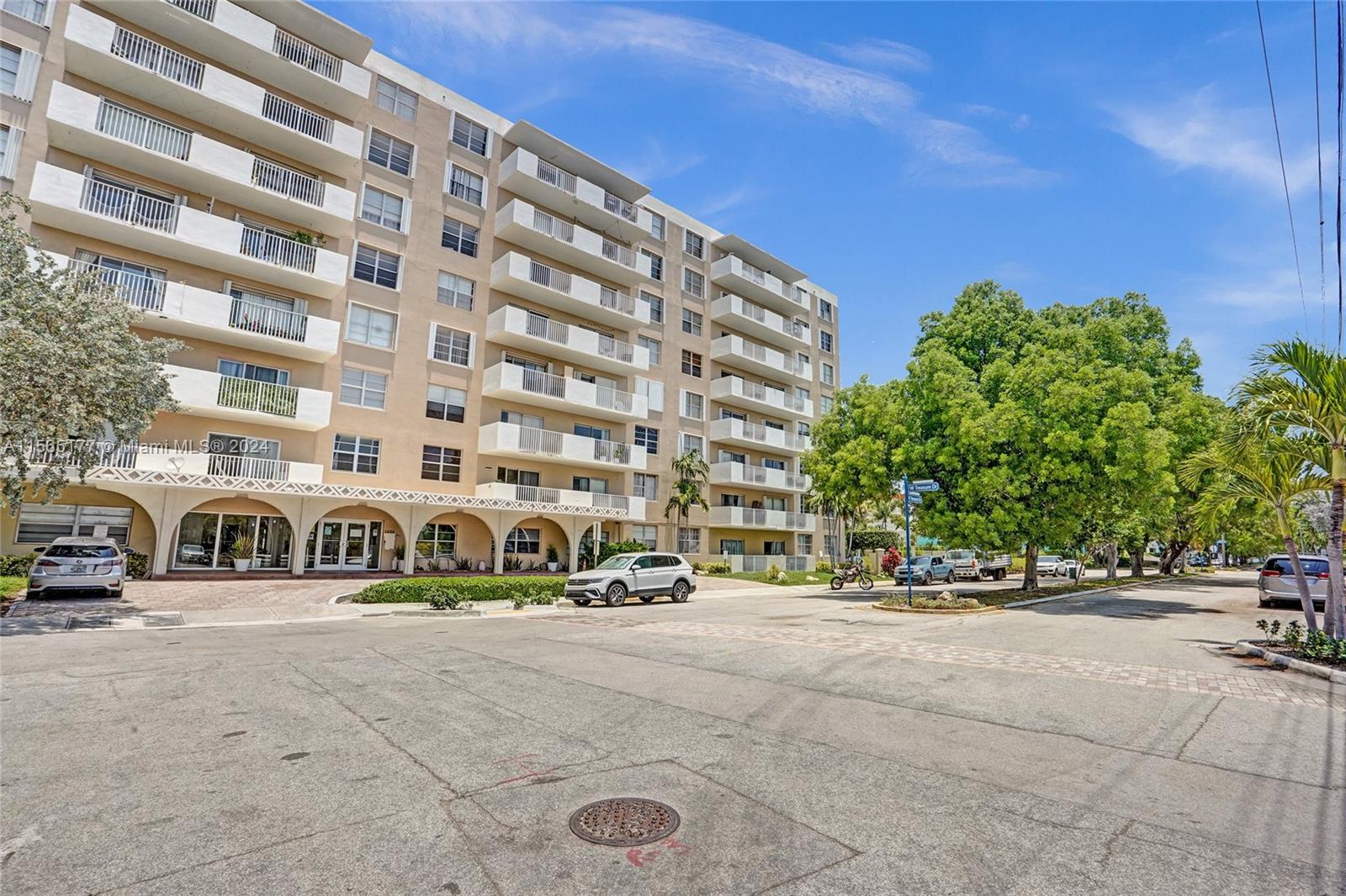 1455 N Treasure Dr # 7F